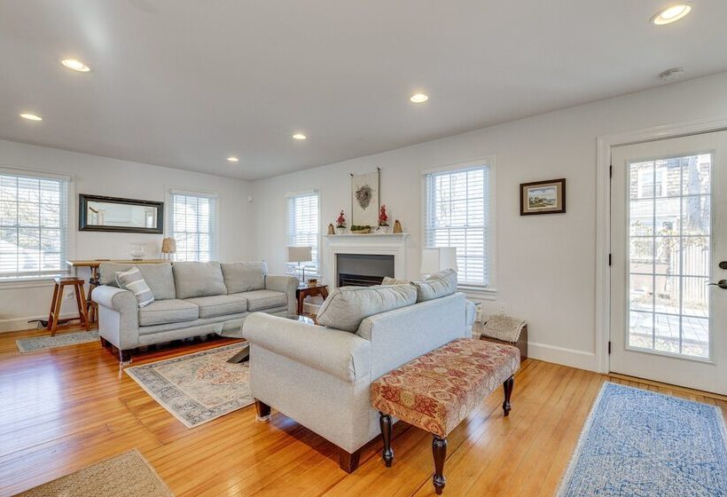 Greenport Home W/ Harbor View Near Ferry & Beaches