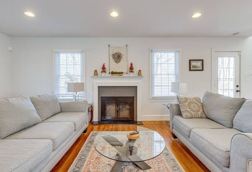 Greenport Home W/ Harbor View Near Ferry & Beaches