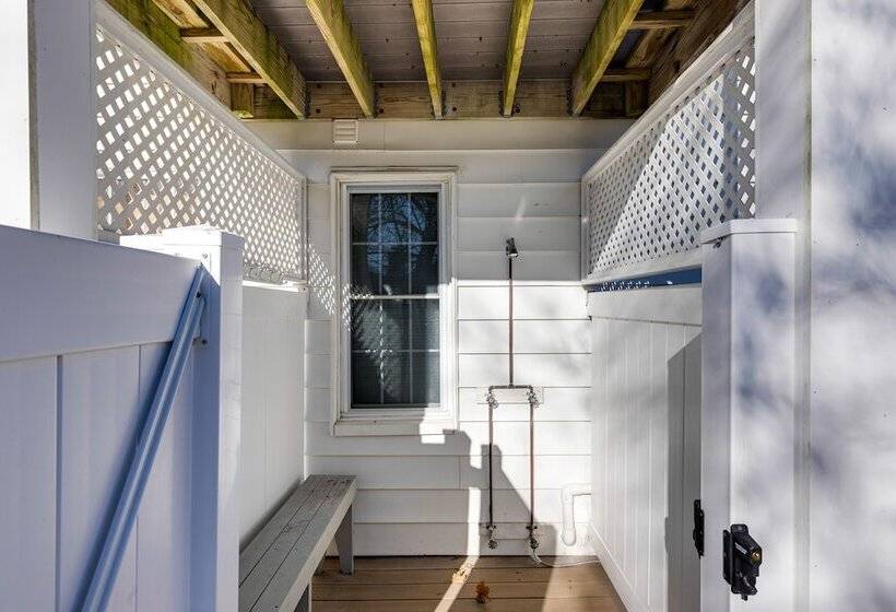 Greenport Home W/ Harbor View Near Ferry & Beaches