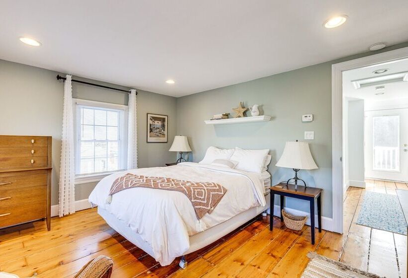 Greenport Home W/ Harbor View Near Ferry & Beaches