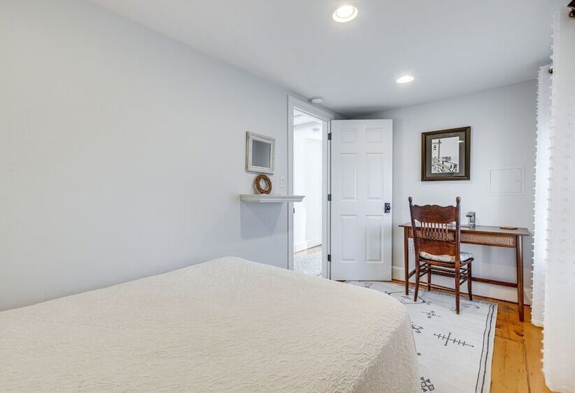 Greenport Home W/ Harbor View Near Ferry & Beaches