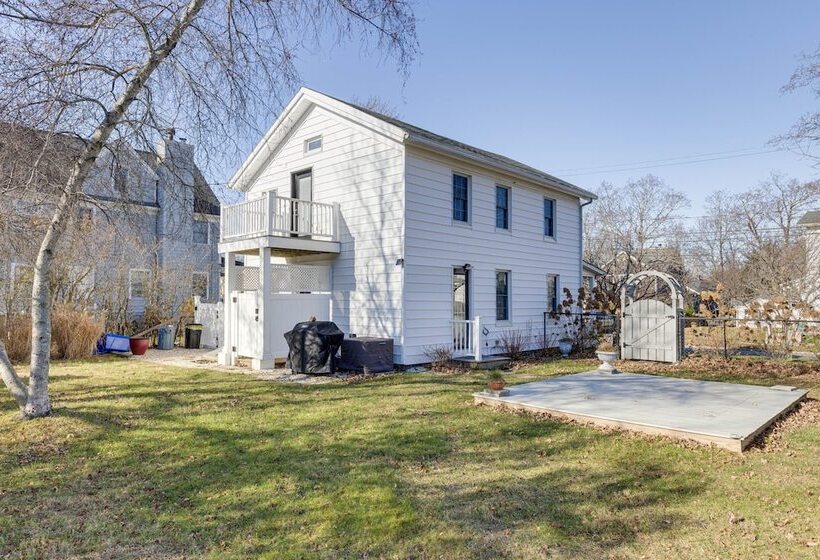 Greenport Home W/ Harbor View Near Ferry & Beaches