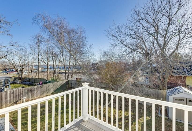 Greenport Home W/ Harbor View Near Ferry & Beaches