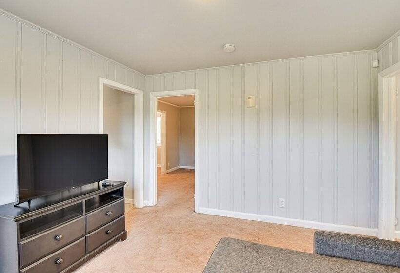 Greenville Home W/ Private Yard Near Downtown!
