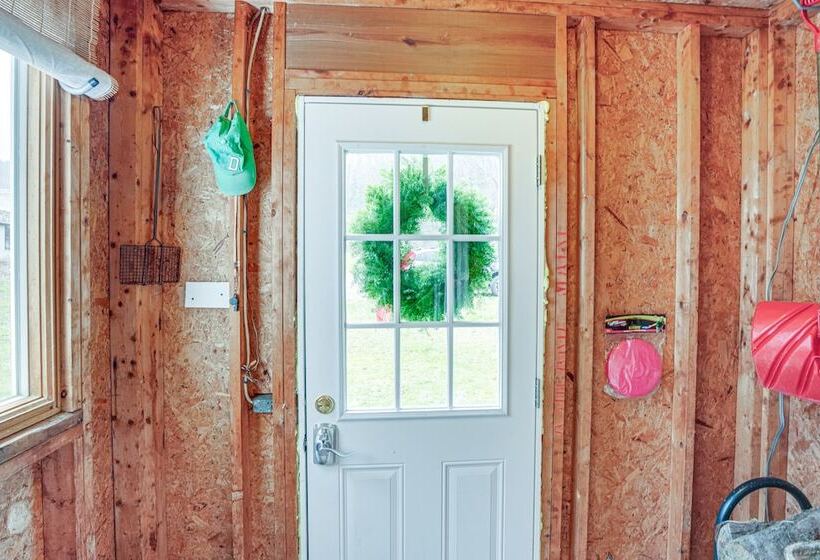 Hawley Home W/ Deck: 4 Mi To Berkshire East Resort