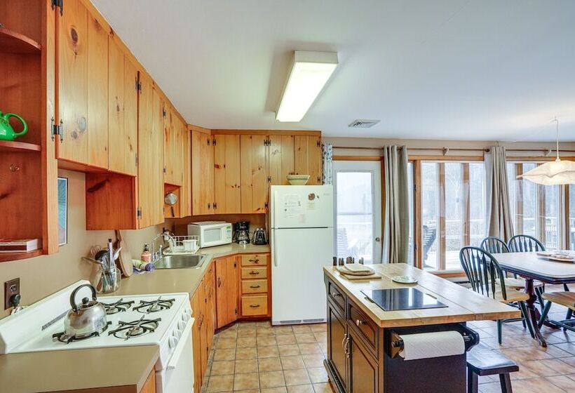 Hawley Home W/ Deck: 4 Mi To Berkshire East Resort