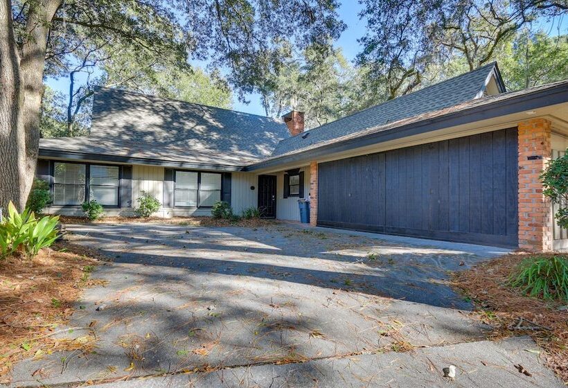 Hilton Head Island Resort Home W/ Community Beach!