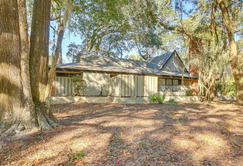 Hilton Head Island Resort Home W/ Community Beach!