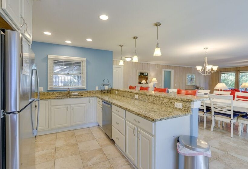 Hilton Head Island Resort Home W/ Community Beach!