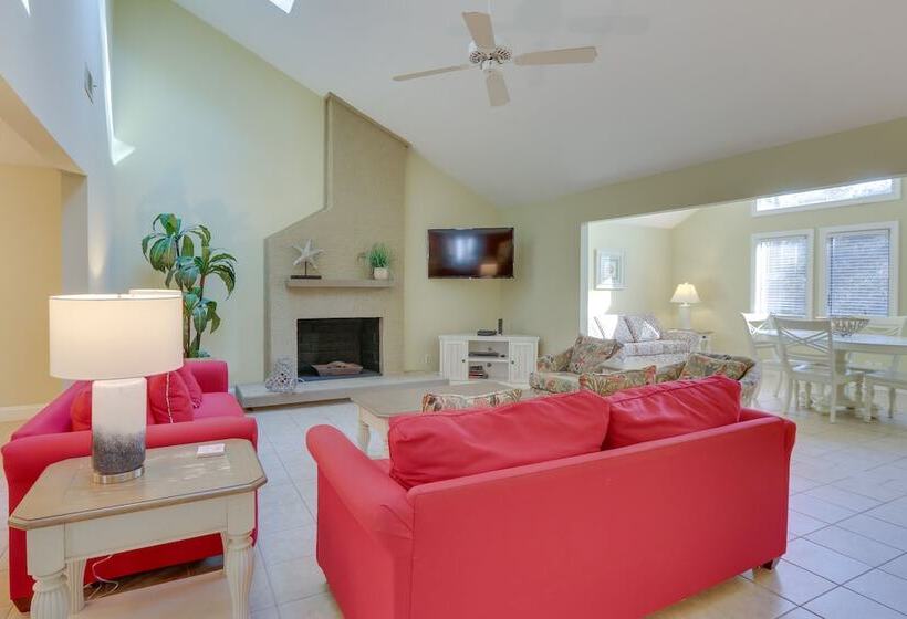 Hilton Head Resort Getaway: Community Beach, Pool!