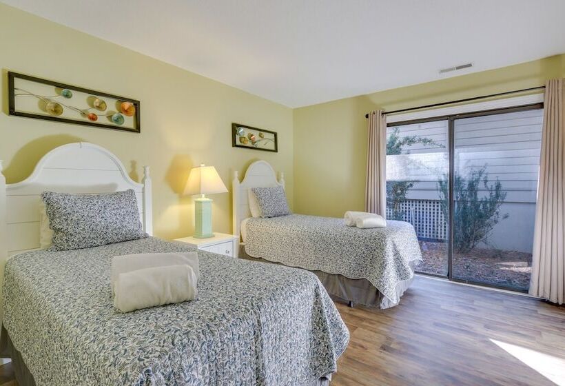 Hilton Head Resort Getaway: Community Beach, Pool!