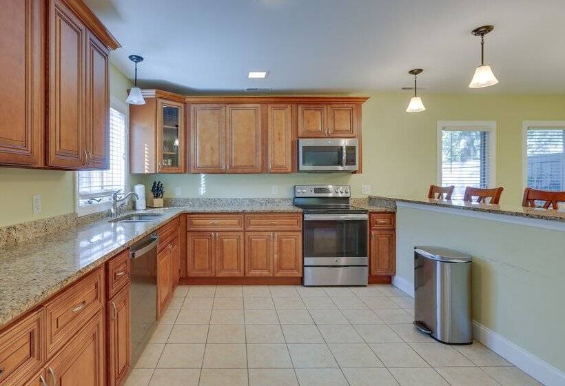 Hilton Head Resort Getaway: Community Beach, Pool!