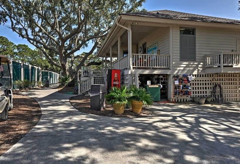 Hilton Head Resort Getaway: Community Beach, Pool!