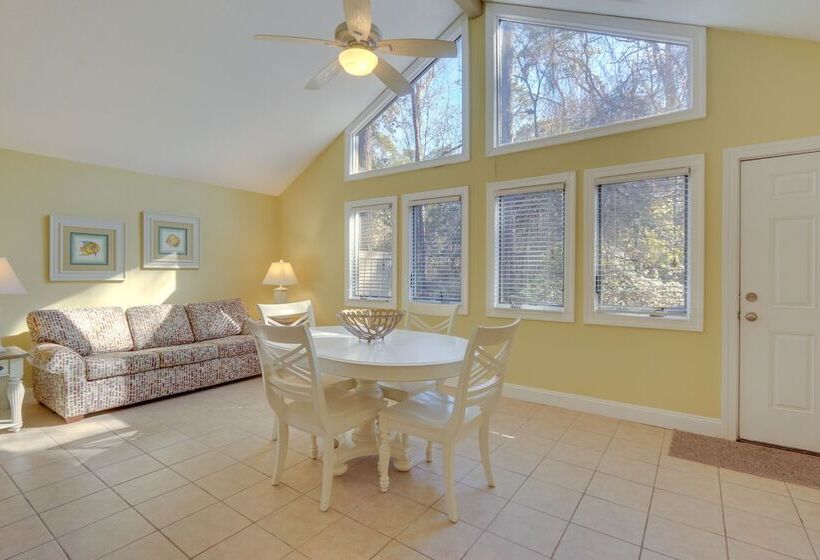 Hilton Head Resort Getaway: Community Beach, Pool!