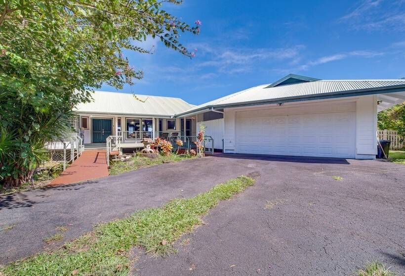Honomu Home W/ Screened Lanai + Ocean Views!