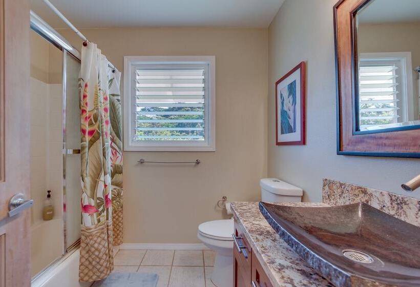 Honomu Home W/ Screened Lanai + Ocean Views!