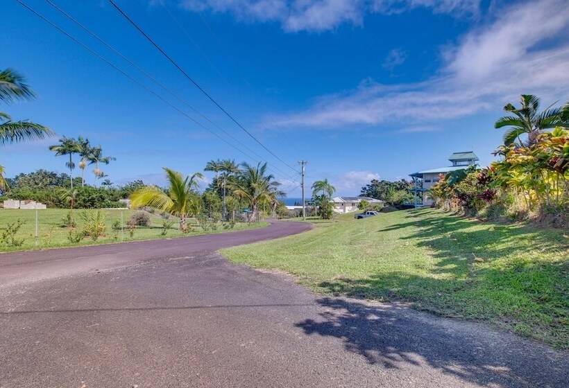 Honomu Home W/ Screened Lanai + Ocean Views!