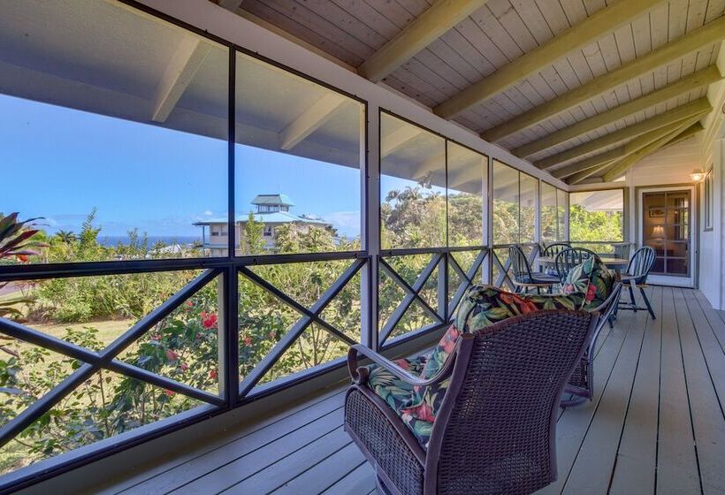 Honomu Home W/ Screened Lanai + Ocean Views!