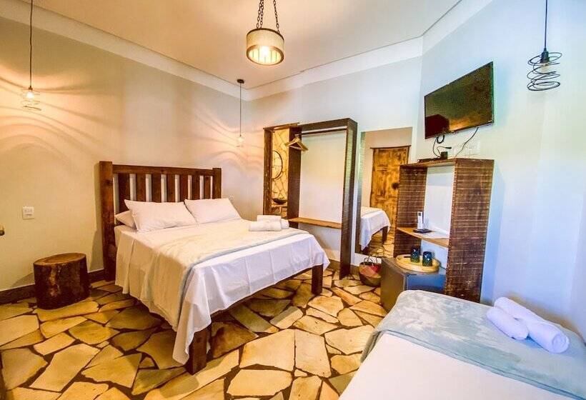 فندق فئة نجمة واحدة Bica D água Boutique