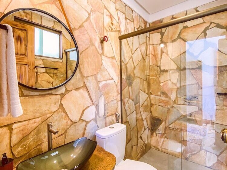 فندق فئة نجمة واحدة Bica D água Boutique