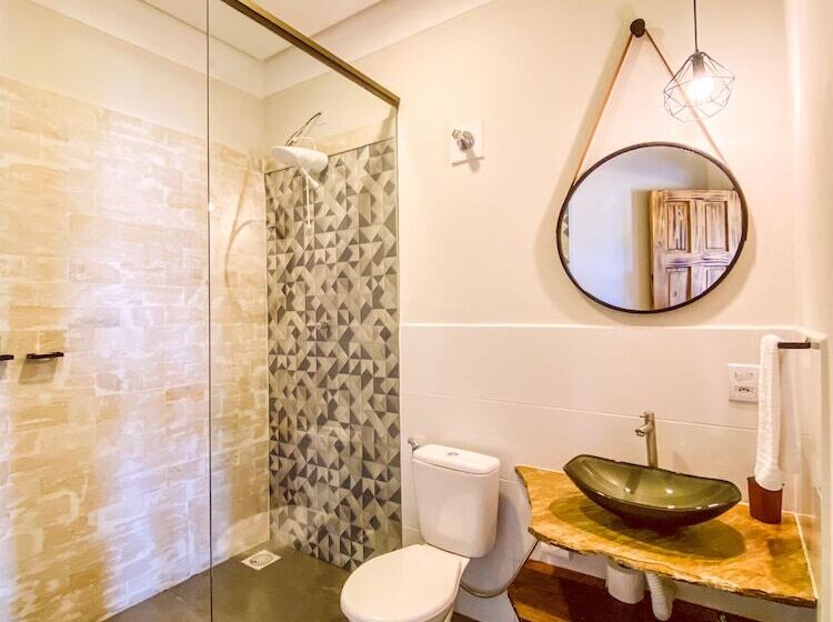 فندق فئة نجمة واحدة Bica D água Boutique