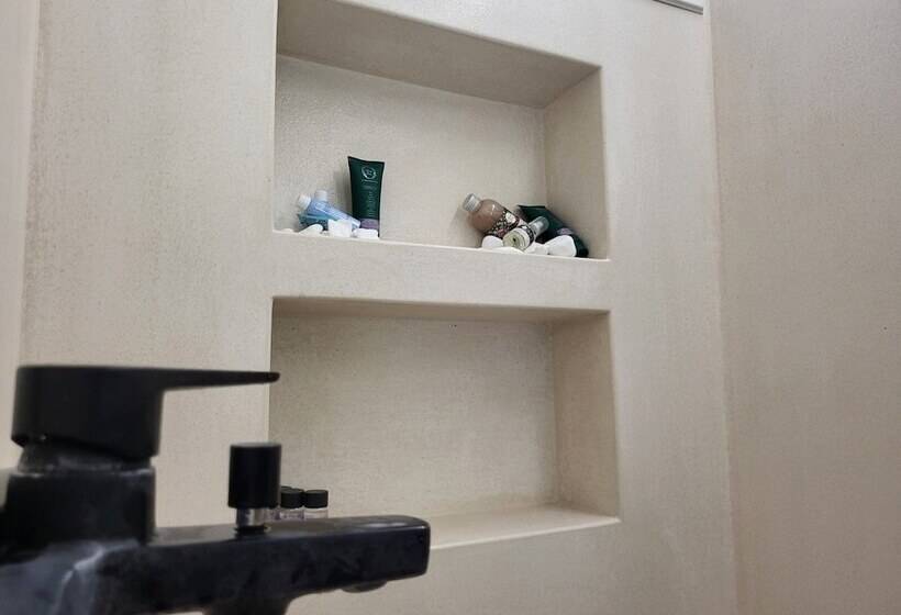 פונדק Black Fig