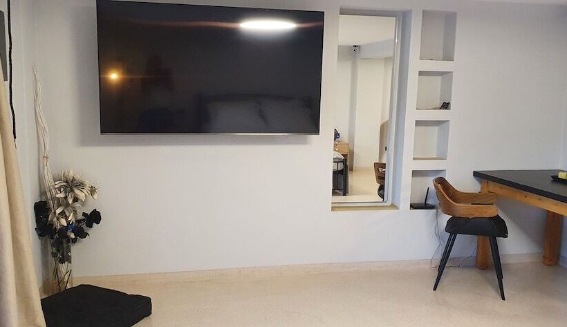 פונדק Black Fig