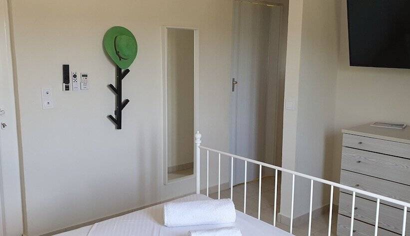 פונדק Black Fig