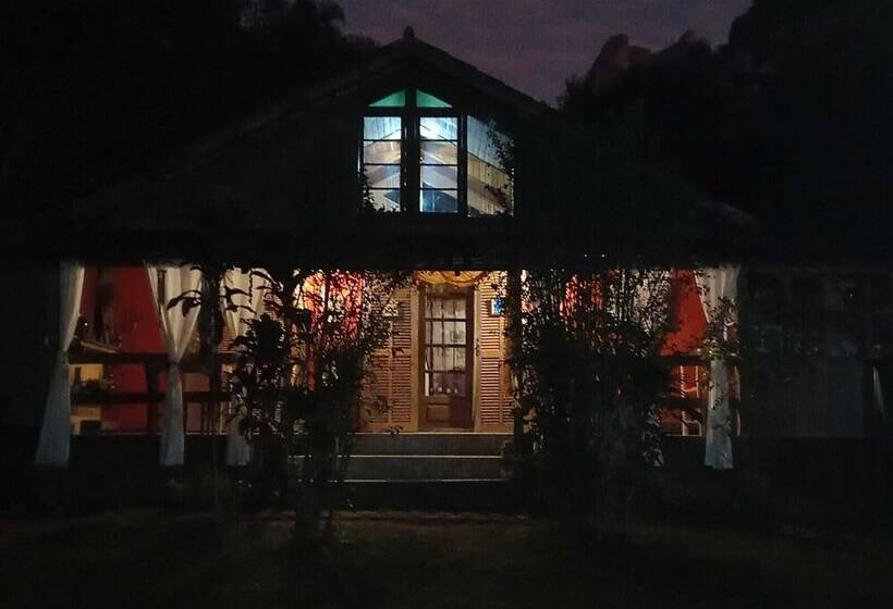 مسافرخانه Chalés Karunâ