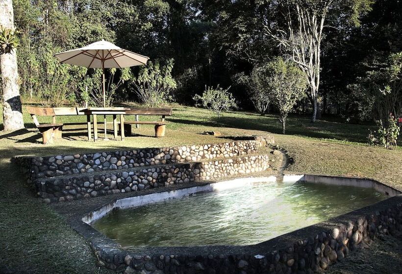 مسافرخانه Chalés Karunâ