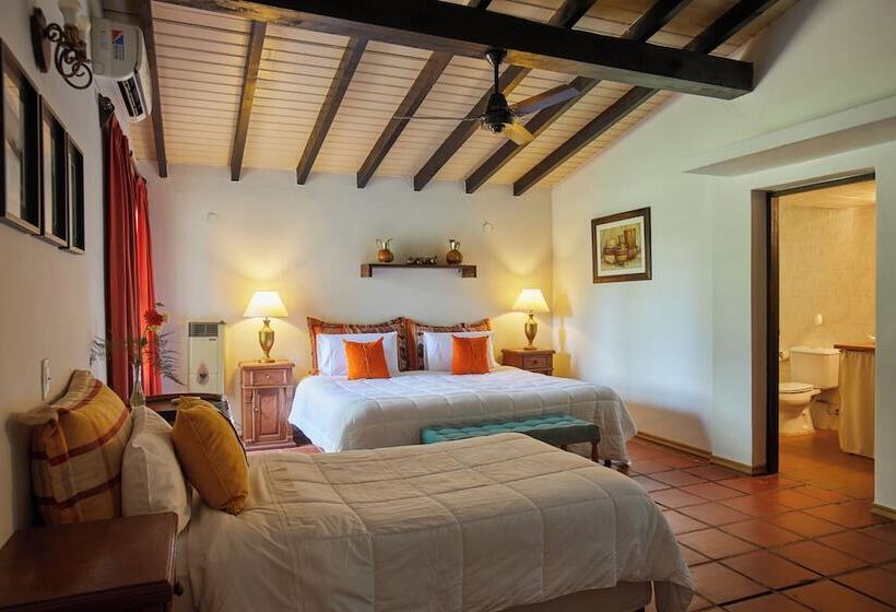 فندق فئة نجمة واحدة Posada La Celia