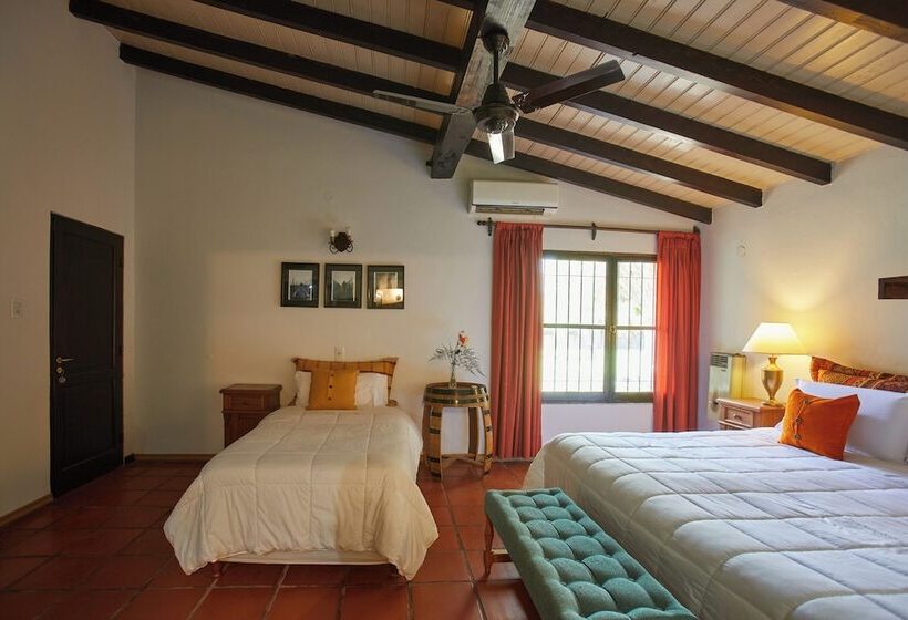 فندق فئة نجمة واحدة Posada La Celia