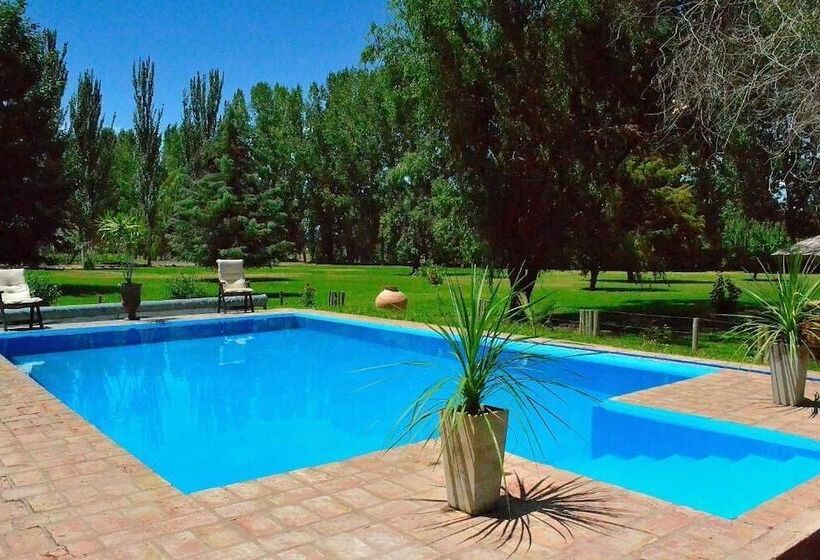 فندق فئة نجمة واحدة Posada La Celia