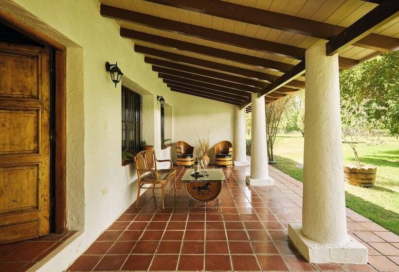 فندق فئة نجمة واحدة Posada La Celia