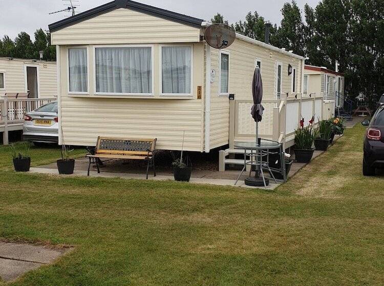 בית מלון כפרי 3 Bed Static Caravan