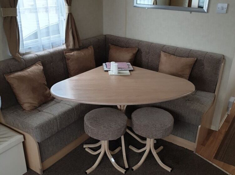 בית מלון כפרי 3 Bed Static Caravan