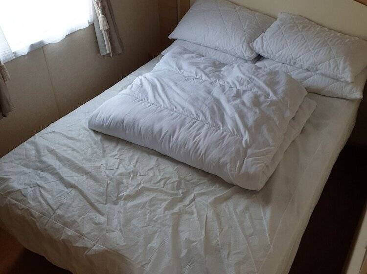 בית מלון כפרי 3 Bed Static Caravan