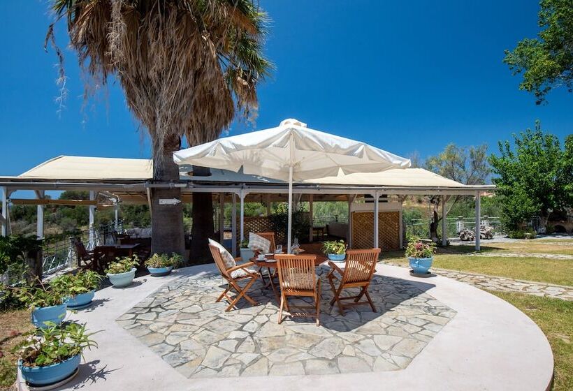 ホテル Costa Avithos