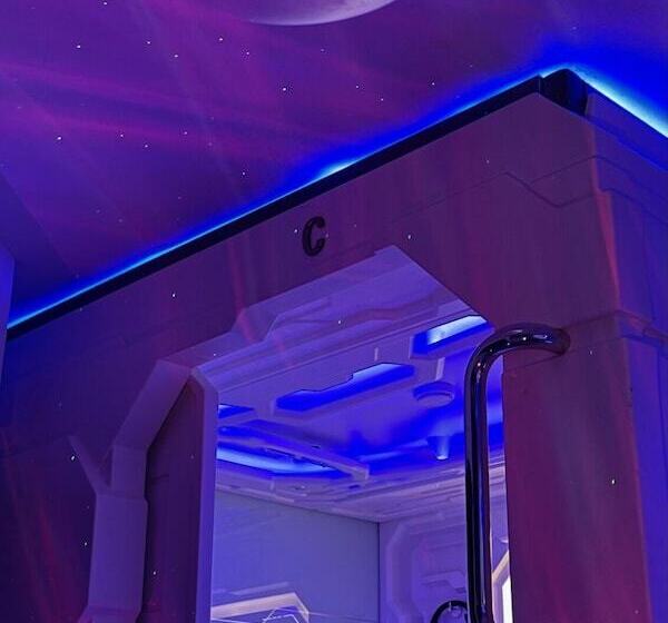 هتل Bmax Spacepods