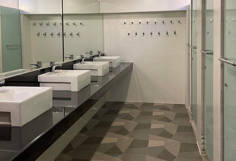 هتل Bmax Spacepods