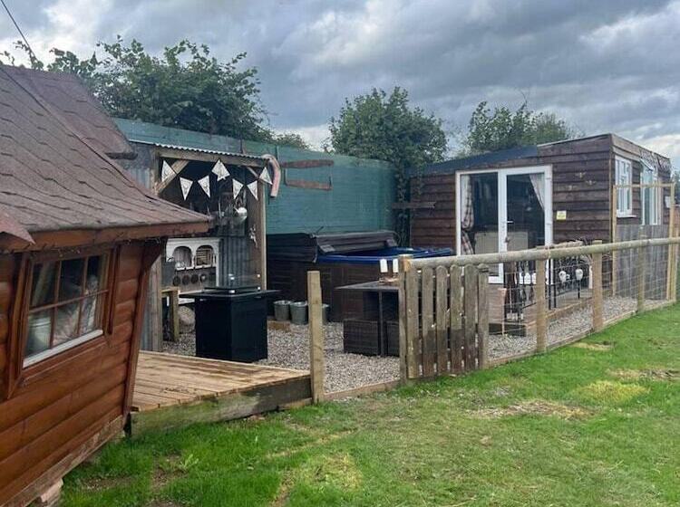 فندق Bridie Rose   Hot Tub Extra Charge Exotic Animals