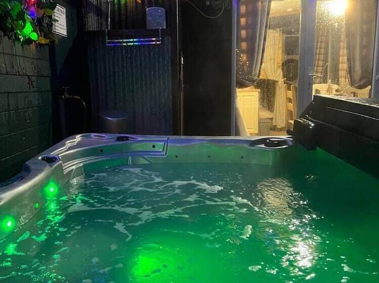 فندق Bridie Rose   Hot Tub Extra Charge Exotic Animals