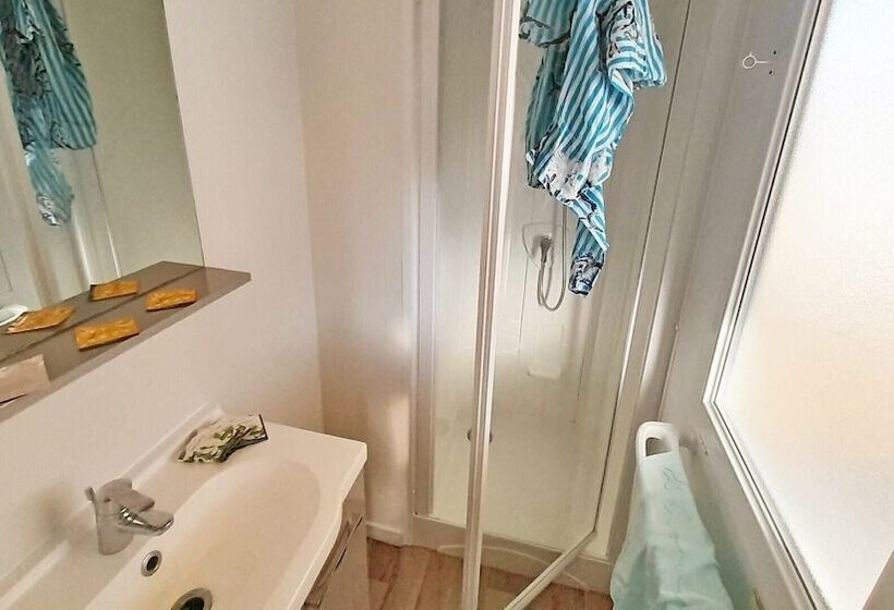 فندق Camping Rives Du Lac De Sainte Croix