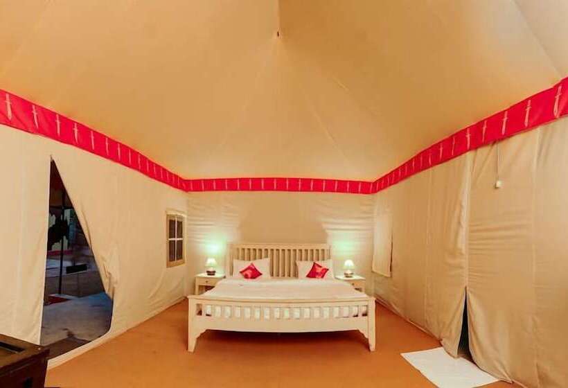 호텔 Delta 105   A Military Themed Adventure Park