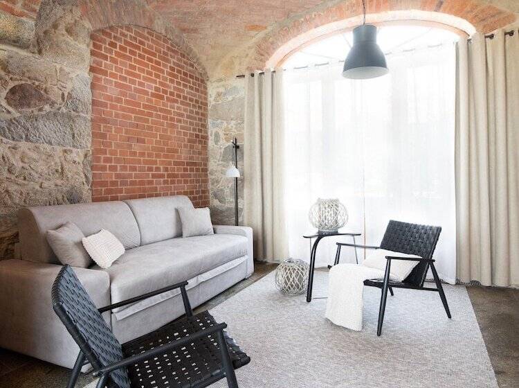 Отель Denkmalgeschütztes Rittergut Hexenburg