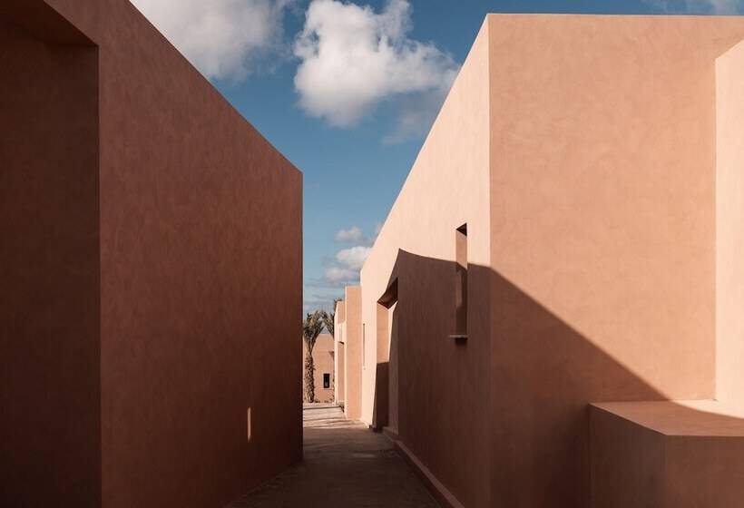 هتل Domes Novos Santorini, Autograph Collection