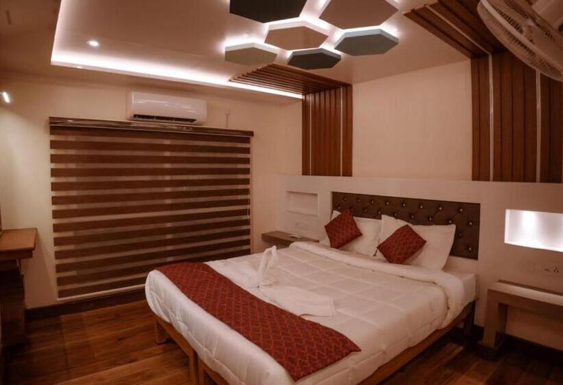 Отель Double Decker Houseboat