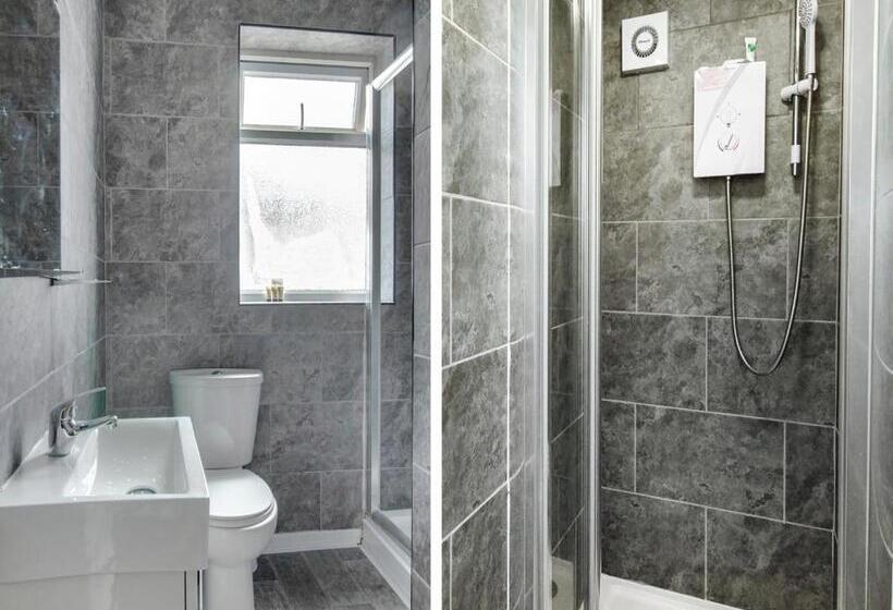 Отель Eastbourne Lodge