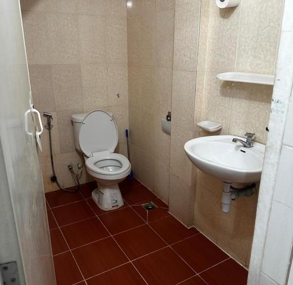 فندق Everest Restaurant And Guest House