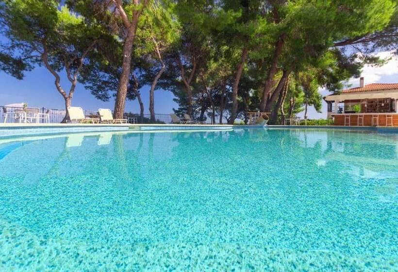 בית מלון כפרי Evripidis